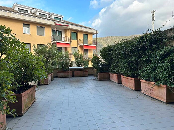 Appartamento trilocale in affitto in Viale Mazzini, Centro, Sestri Levante