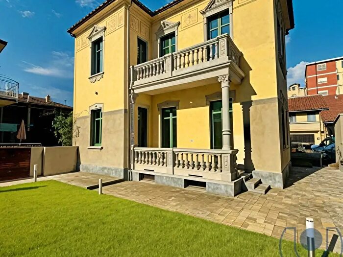 Casa con 8 locali in vendita in Via dei Giardini, Chieri