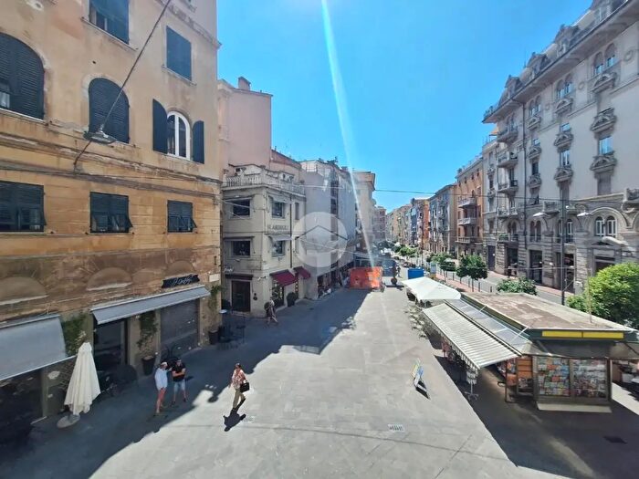 Appartamento quadrilocale in affitto in Via del Carmine, La Spezia