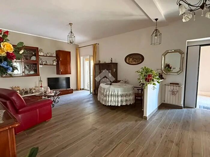 Appartamento quadrilocale in vendita in Via San Leone, Capena