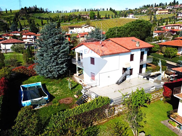 Casa con 20 locali in vendita in Via Gambarelli, Grumello Del Monte