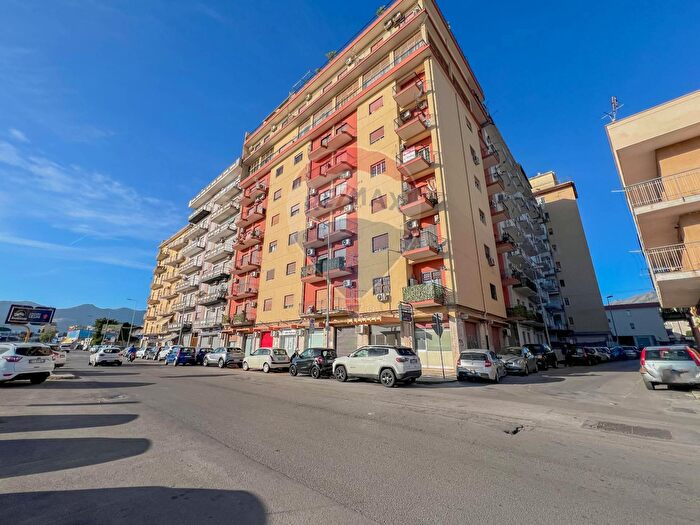 Appartamento con 5 locali in vendita in Via Tasca Lanza, Palermo
