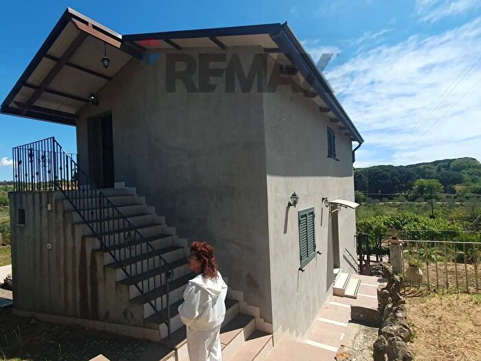 Casa con 10 locali in vendita in Ctr Fratulla, Piazza Armerina