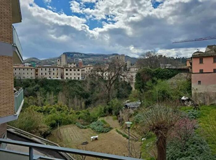 Appartamento con 5 locali in vendita in Via Pietro Toselli, Ascoli Piceno