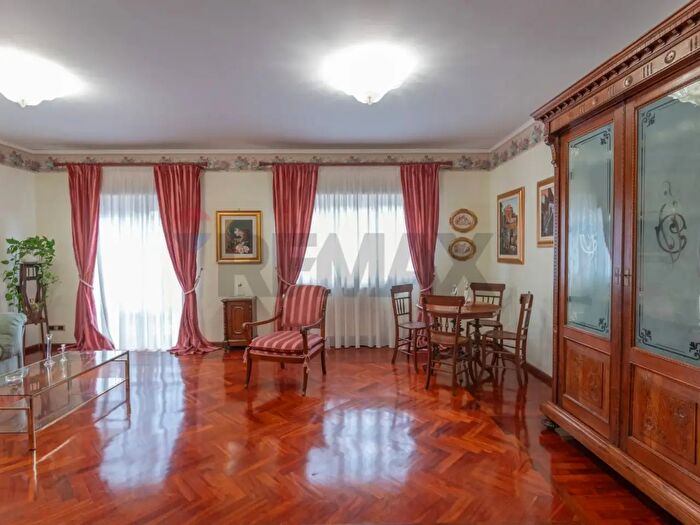 Appartamento con 5 locali in vendita in Via Spagnoli Snc, Caltagirone