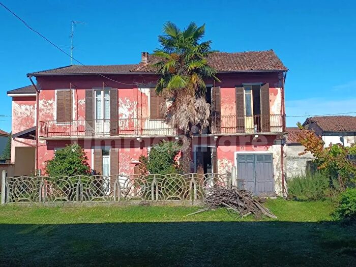 Casa con 5 locali in vendita in Mortara