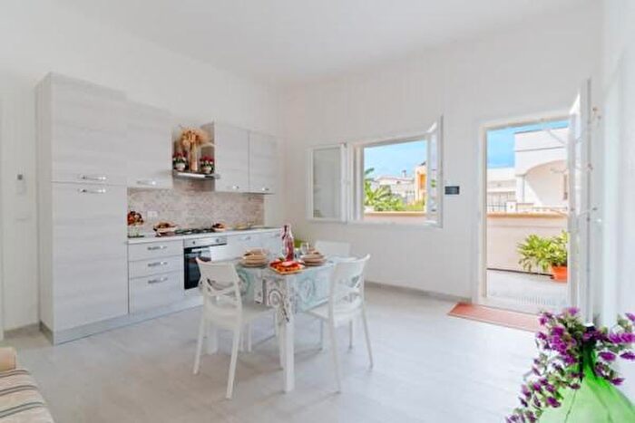 Appartamento quadrilocale in affitto in Piazza Mercato, Castrignano Del Capo