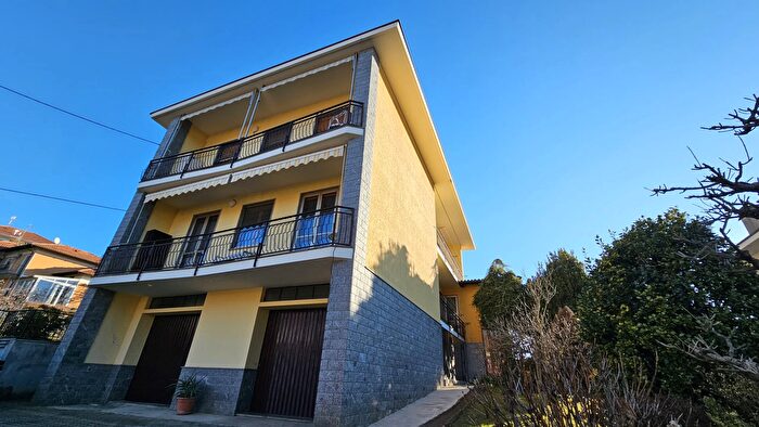 Casa con 6 locali in vendita in Fratelli Tondi Lessona Italy, Lessona