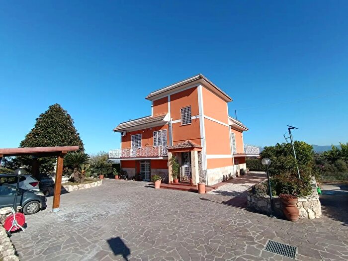 Casa trilocale in vendita in Via Fonta Candida, Roma