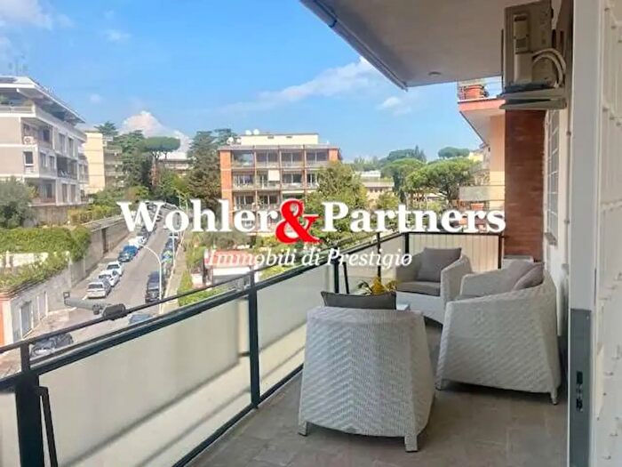 Appartamento con 7 locali in affitto in Roma