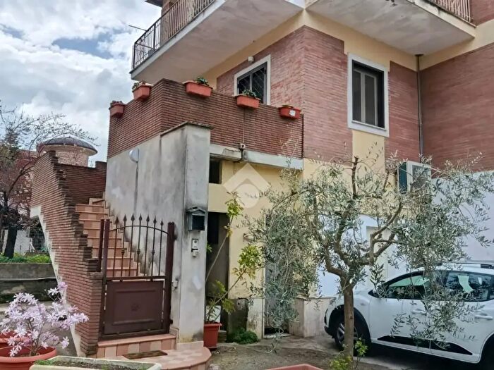 Appartamento quadrilocale in vendita in Via Basciano, Alatri