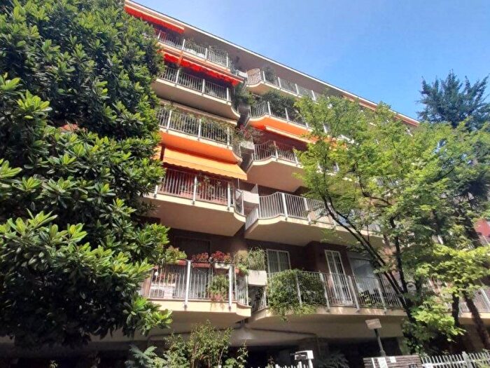 Casa trilocale in affitto in Via Moisè Loria, Solari, Milano