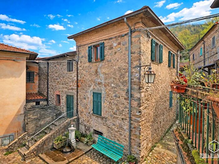 Appartamento quadrilocale in vendita in Castagnetoli, Mulazzo