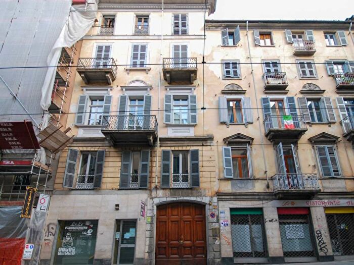 Appartamento quadrilocale in affitto in Via dell'Accademia Albertina, Via della Rocca, Torino