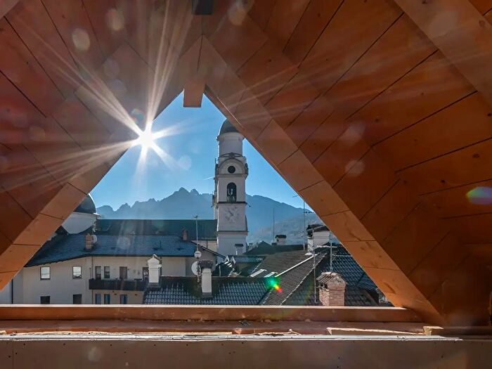 Appartamento con 8 locali in vendita in Agordo