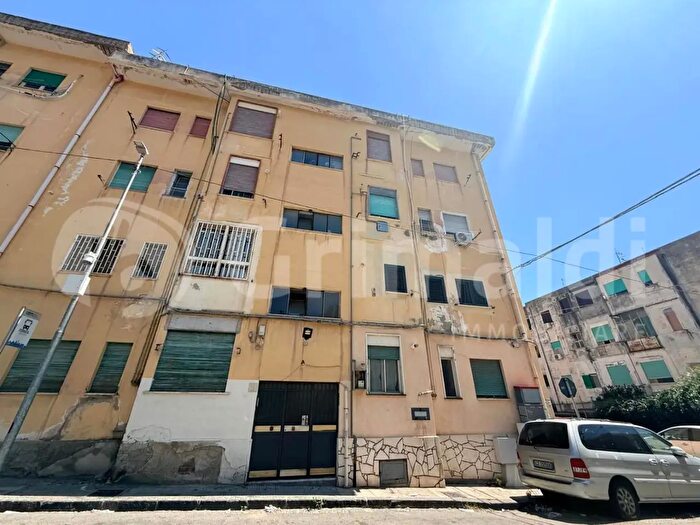 Appartamento trilocale in vendita in Via Andrea di Anfuso, Messina
