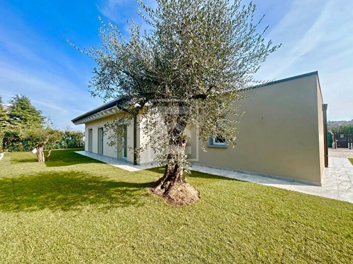 Casa con 6 locali in vendita in Via Talina, Padenghe Sul Garda
