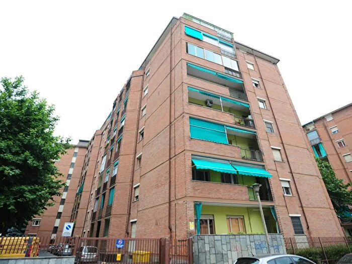 Appartamento trilocale in vendita in Via Boston, Torino