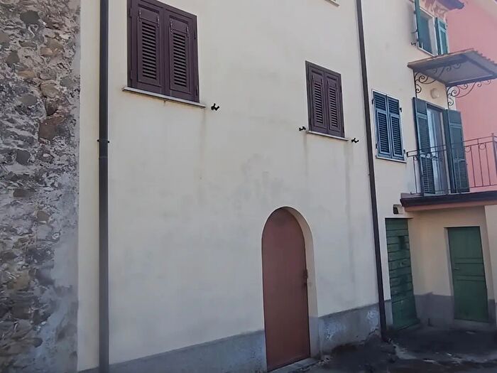 Casa con 5 locali in vendita in Via Canale, Castelnuovo Magra