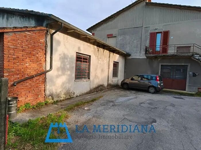 Appartamento con 5 locali in vendita in Lamporecchio