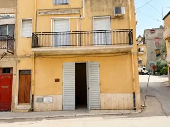 Casa quadrilocale in vendita in Via Pietro Micca, Canicatti'