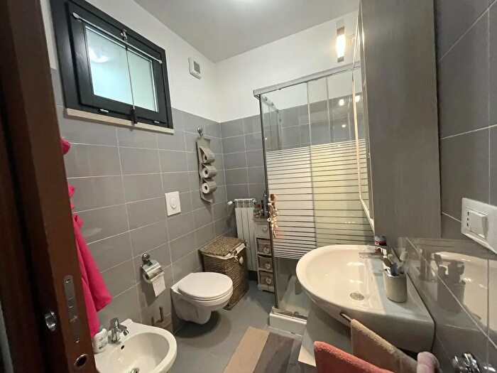 Appartamento bilocale in vendita in Via Eneide, Roma