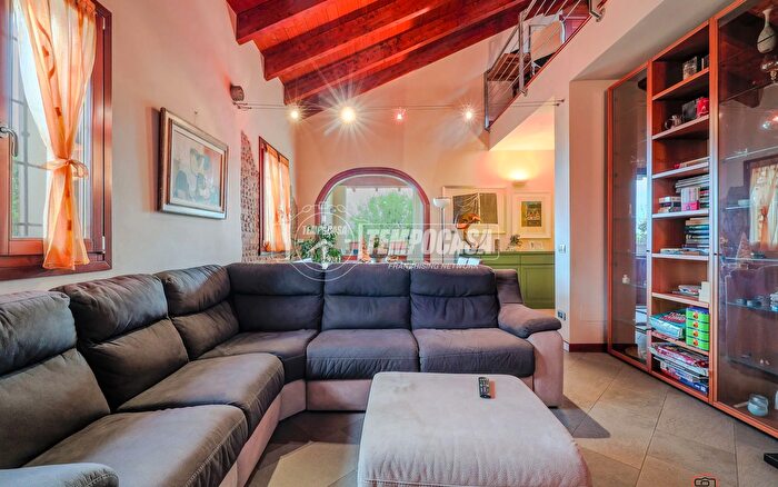 Casa con 6 locali in vendita in Via Lunga, Valsamoggia