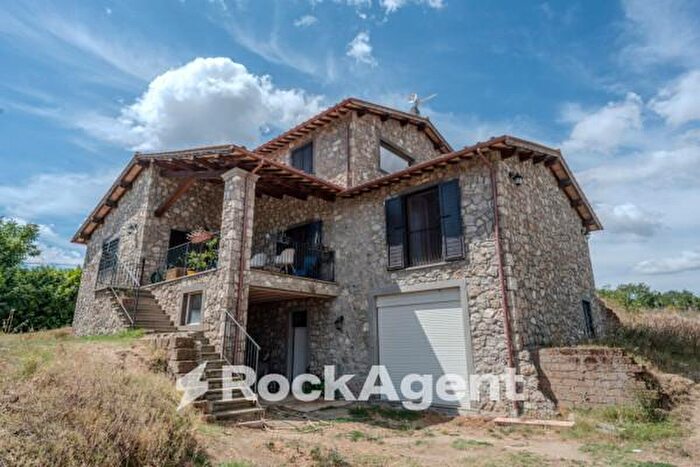 Casa con 6 locali in vendita in Strada della Poggetta, Castiglione In Teverina