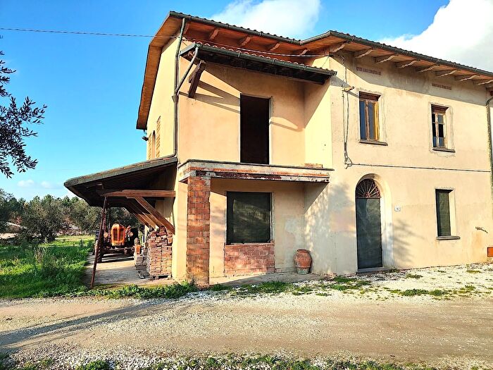 Casa con 10 locali in vendita in Santa Croce SullArno