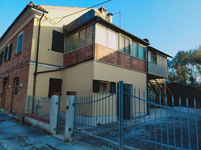 Casa con 6 locali in vendita in Contrada Gioncare, Poggio San Marcello