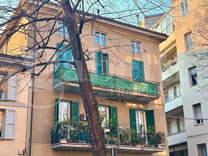 Appartamento trilocale in vendita in Via Duca Alessandro, Parma