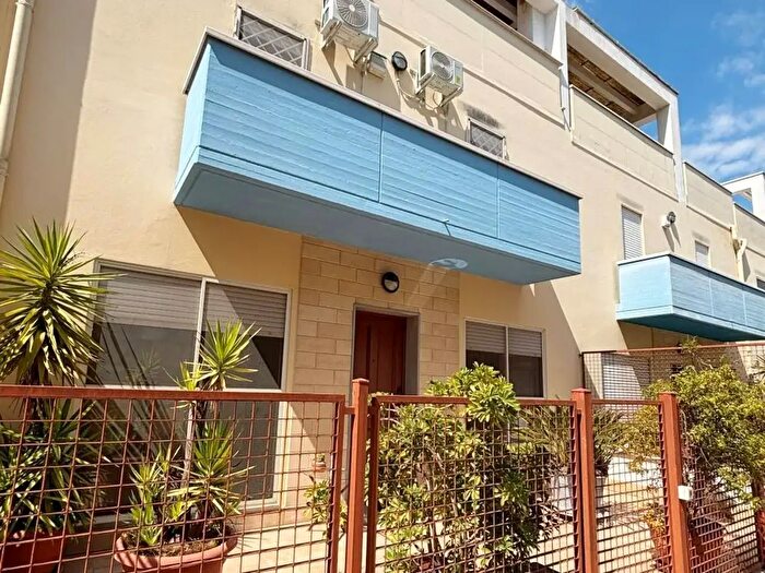 Casa con 5 locali in vendita in Via Piano San Giovanni, Canosa Di Puglia
