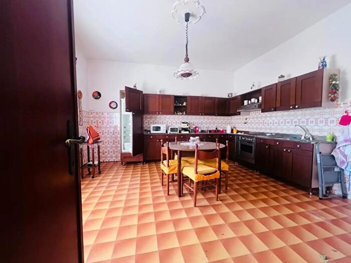 Casa con 6 locali in vendita in Castelfranco Di Sotto