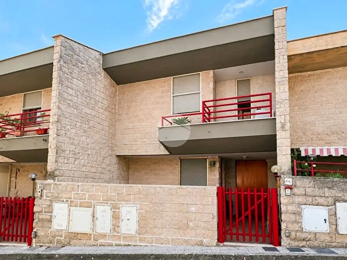 Appartamento trilocale in vendita in Via dei Frassini, Gaeta