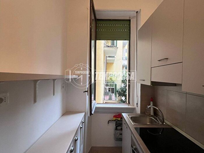 Appartamento bilocale in affitto in Via Fabio Filzi, Centrale, Milano