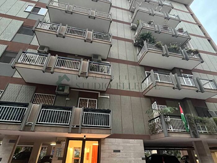 Appartamento con 6 locali in affitto in Corso Alcide de Gasperi, Poggiofranco, Bari