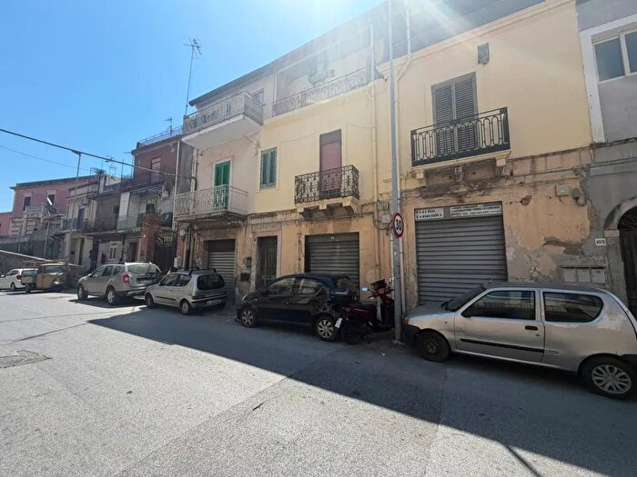 Appartamento trilocale in vendita in Via Comunale Santo, Messina
