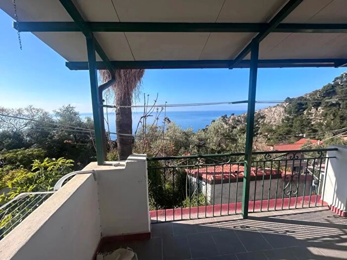 Appartamento quadrilocale in vendita in Vico dei Grandi, Ventimiglia