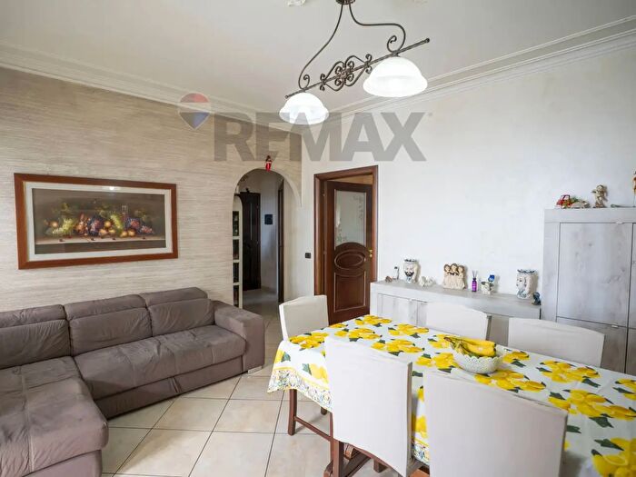 Appartamento con 7 locali in vendita in Via della Concordia, Catania
