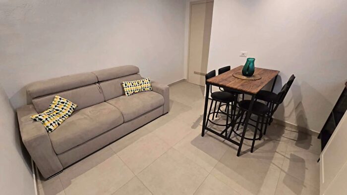 Appartamento monolocale in affitto in Via Dungallo, Pavia