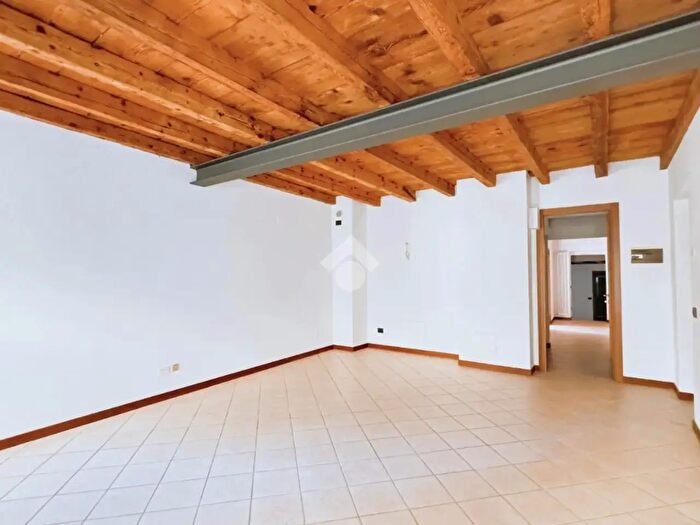 Appartamento trilocale in affitto in Vicolo San Faustino, Verona