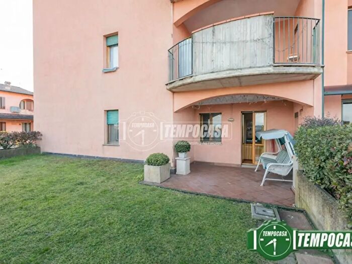 Appartamento trilocale in vendita in Via Goffredo Mameli, Monte Cremasco