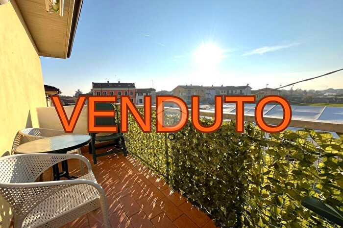 Appartamento trilocale in vendita in Via Rivoli, Verona