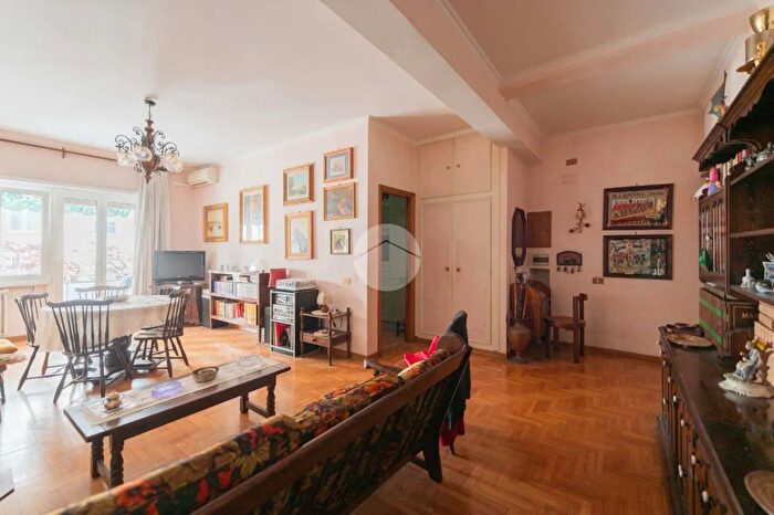 Appartamento trilocale in vendita in Via Luigi Rizzo, Roma