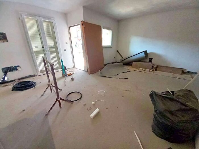 Casa con 7 locali in vendita in Santa Maria A Monte