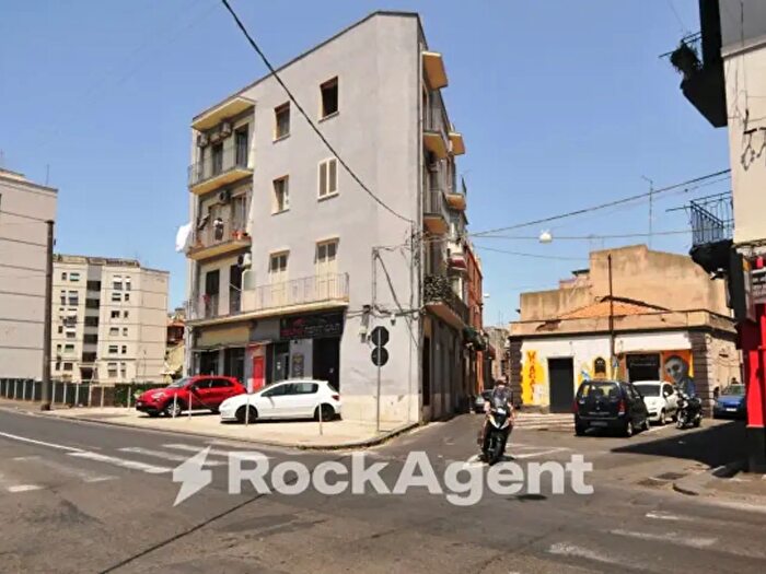 Appartamento con 5 locali in vendita in Via Curia, Catania