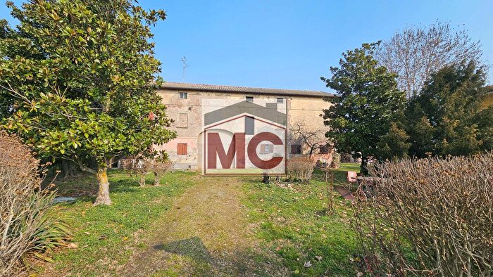 Casa con 10 locali in vendita in Resistenza B, Rubiera