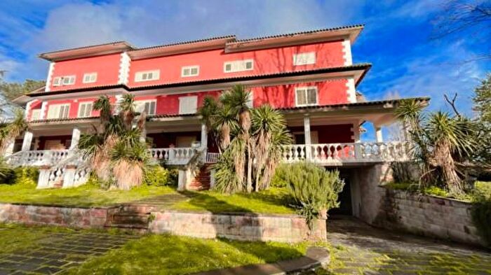 Appartamento trilocale in vendita in Via della Crisopa, Roma