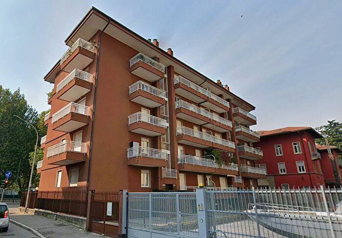 Appartamento bilocale in affitto in Via Leone Leoni, Borghi, Como