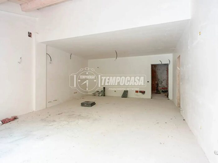 Appartamento quadrilocale in vendita in Via Settembre, Castelraimondo